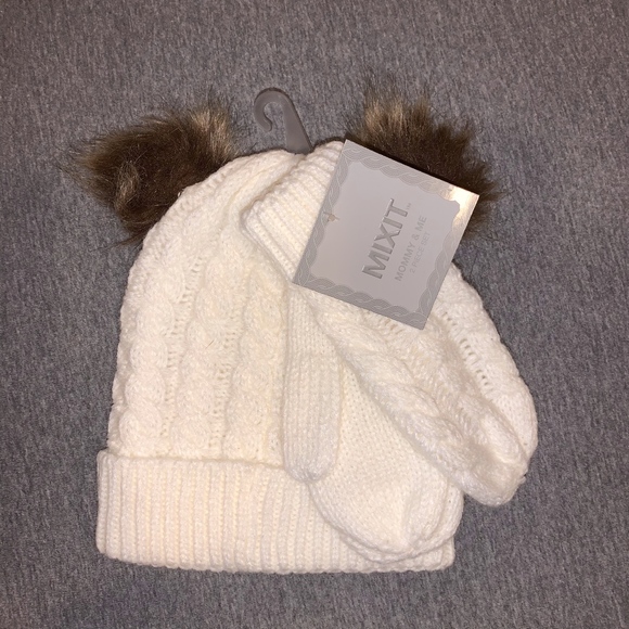 Mixit Other - 3/$25 Mixit Girls hat set with gloves